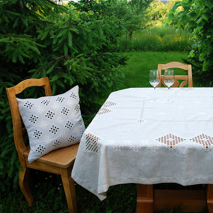 Ukraine, Lesia Pona / Pokuttya Folk Art, Hand Embroidered Linen Cushion 10